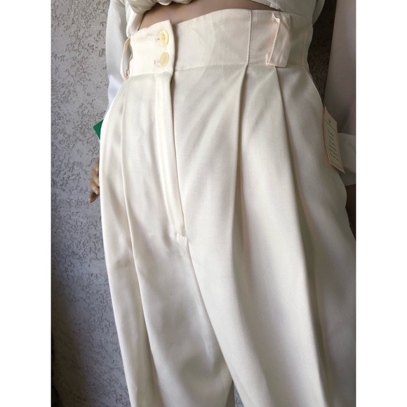 Vintage Pants - SOLD (DePop) VINTAGE high waist pleated front pant
